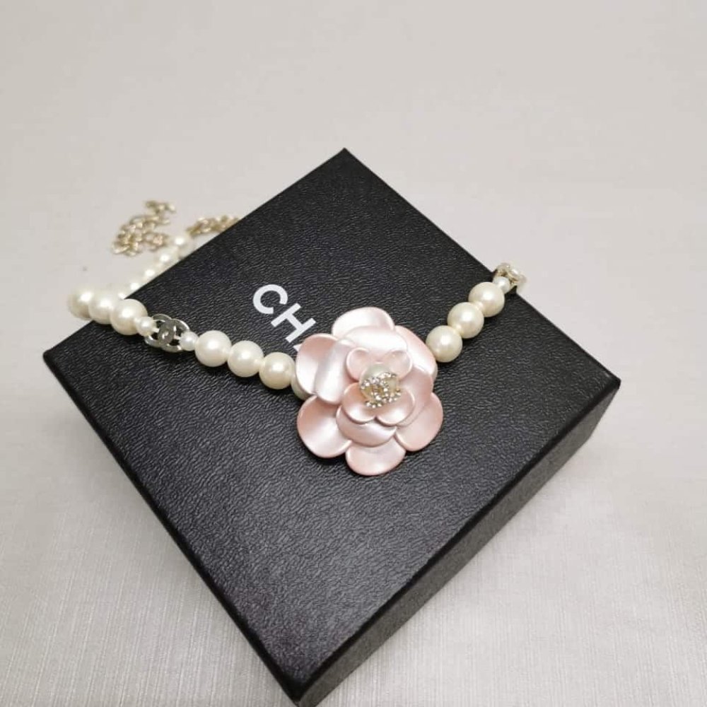 Ch**el Choker In Metal Glass Pearls Gold With Pink Pearly Flower ABA025 B09960 NL921