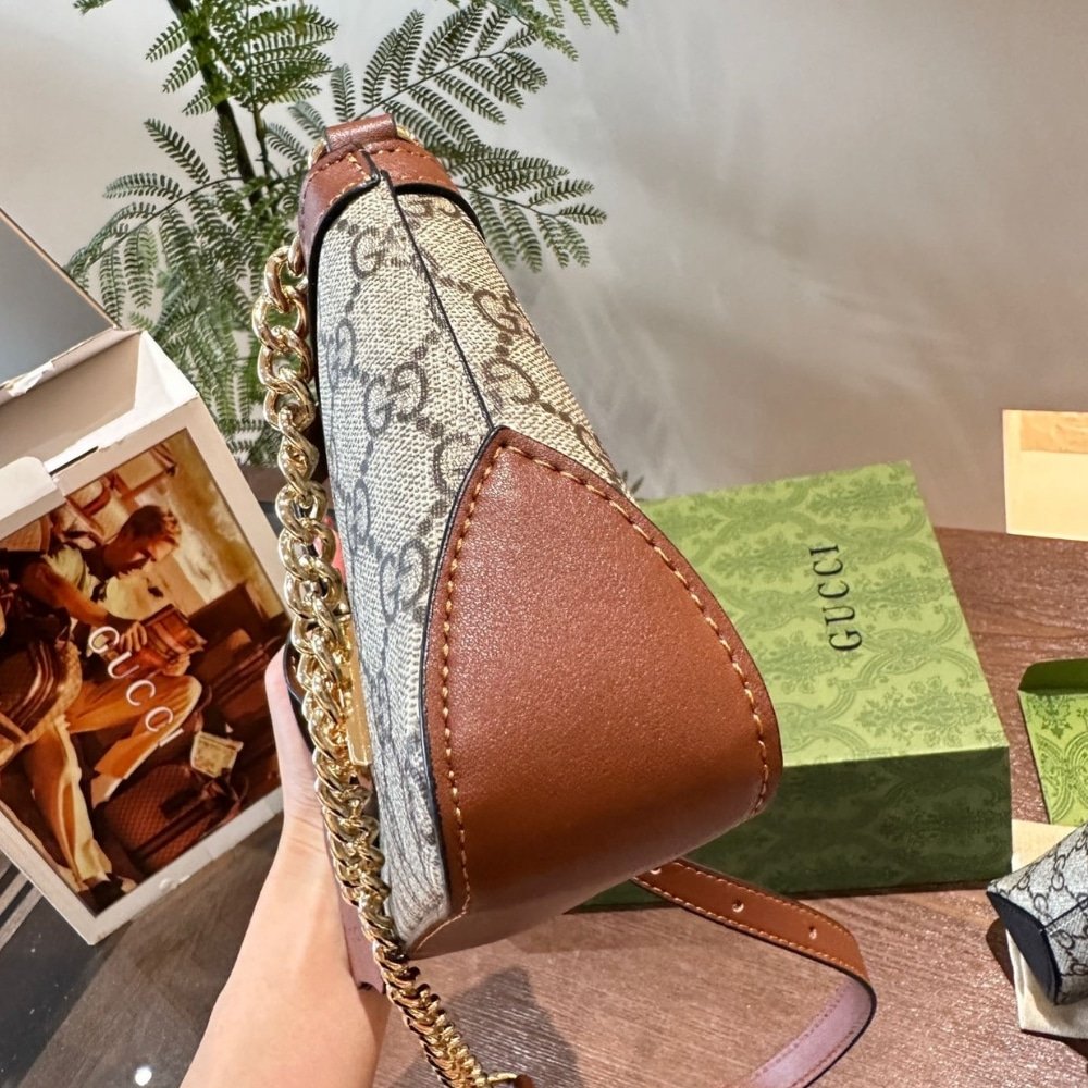 Gvc*1 Padlock Small Shoulder Bag Brown 25Cm 811705 Khnkg 8534