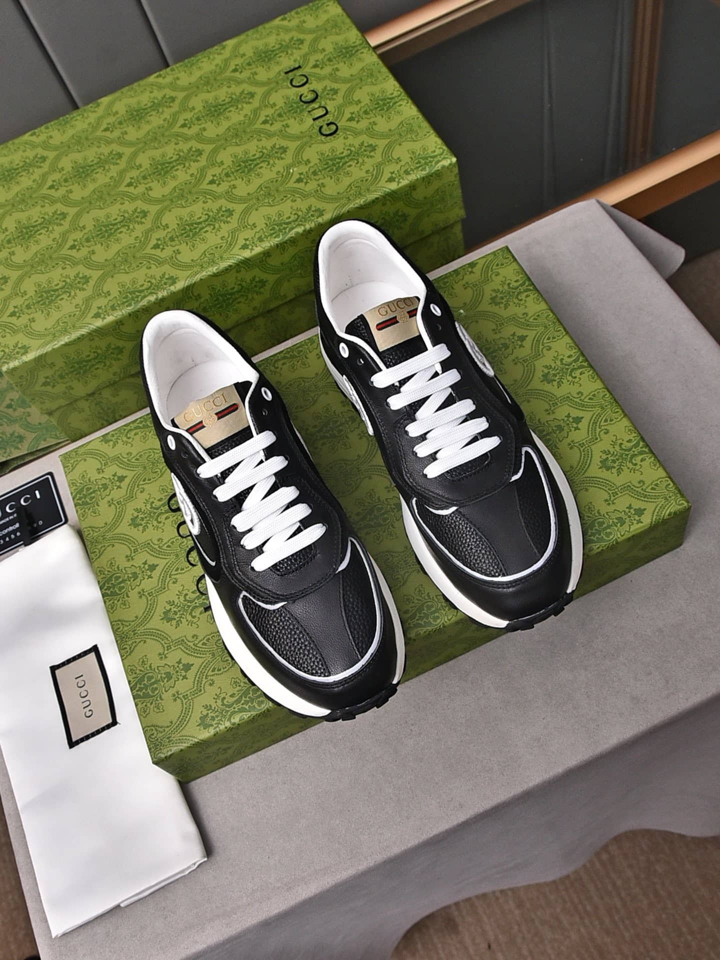 Gvc*1 Double G Men’S Run Sneaker Black