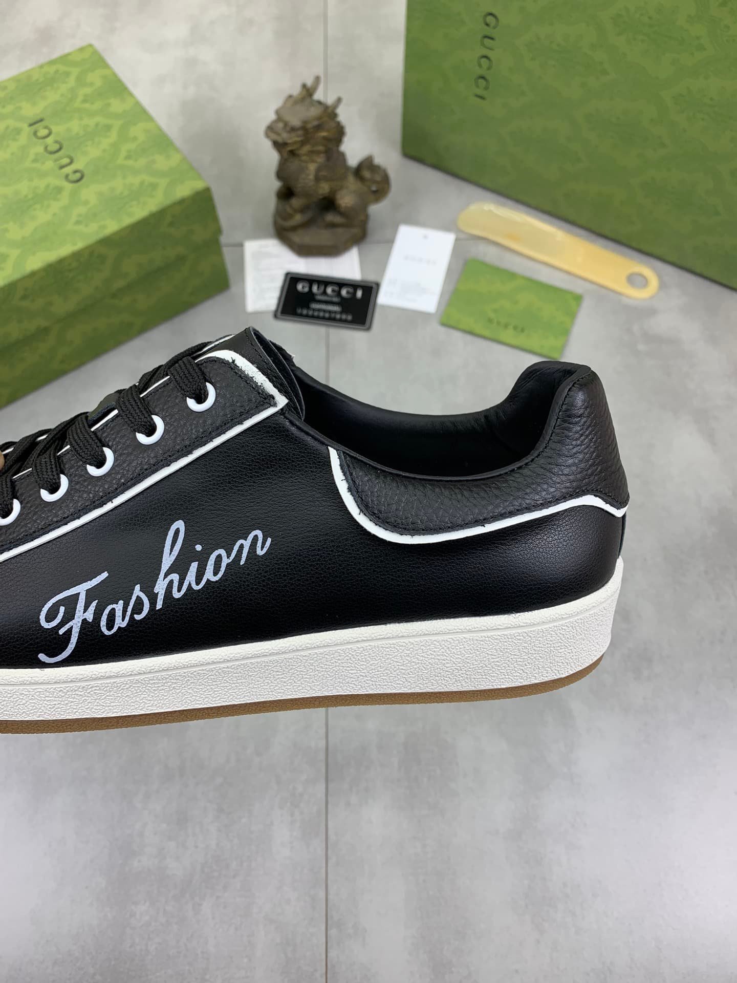 Gvc*1 Classic Fashion Sneaker With Edge Black