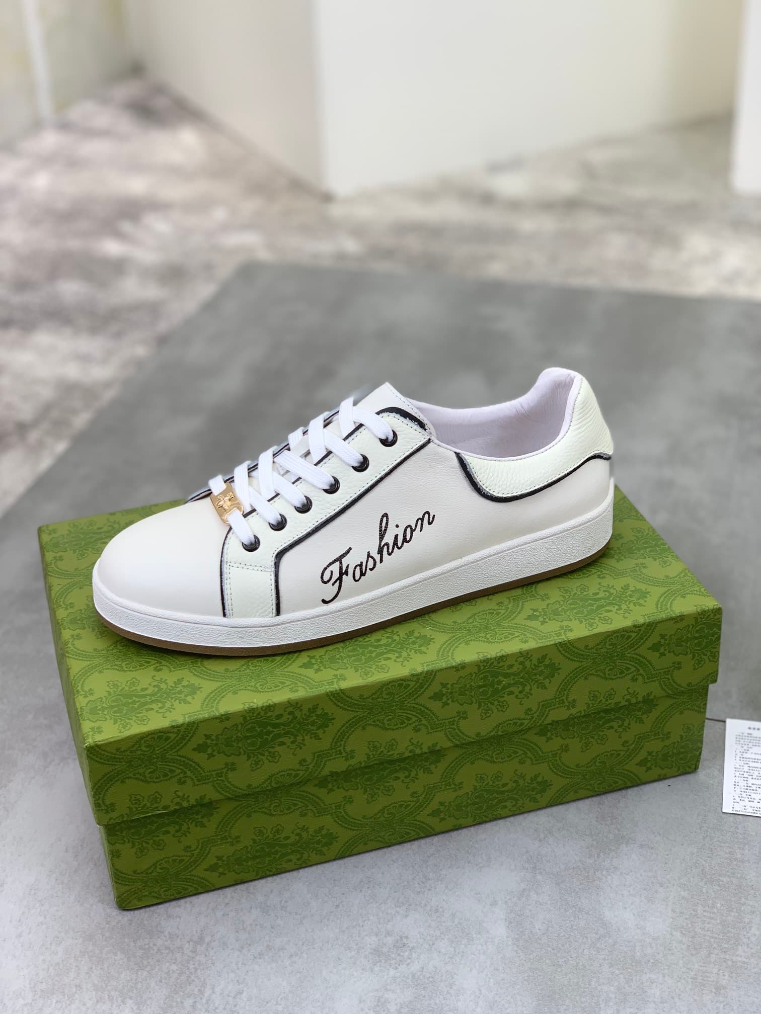 Gvc*1 Classic Fashion Sneaker With Edge White