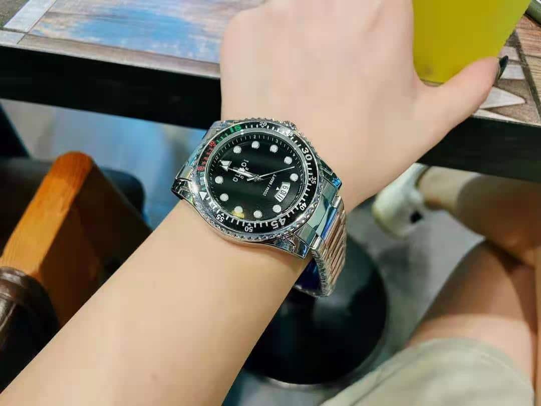 Gvc*1 Dive Xl Black Dial Watch 45Mm Ya136208