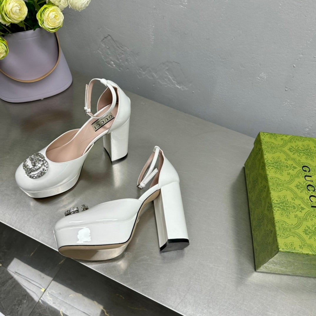 Gvc*1 Women’S Platform Pump With Double G White