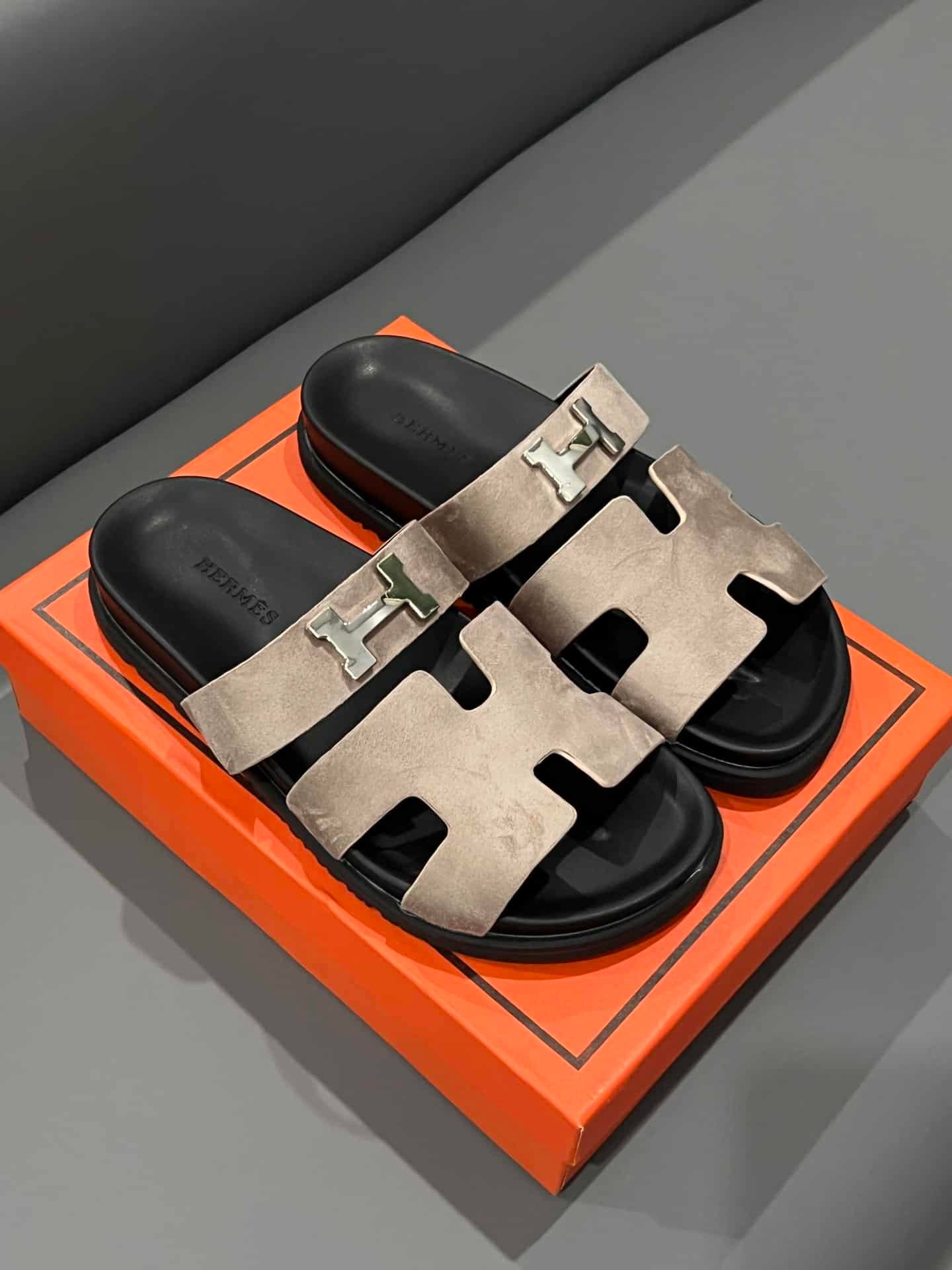 H**me5 Chypre Sandal Suede H Logo Silver Hardware Light Brown