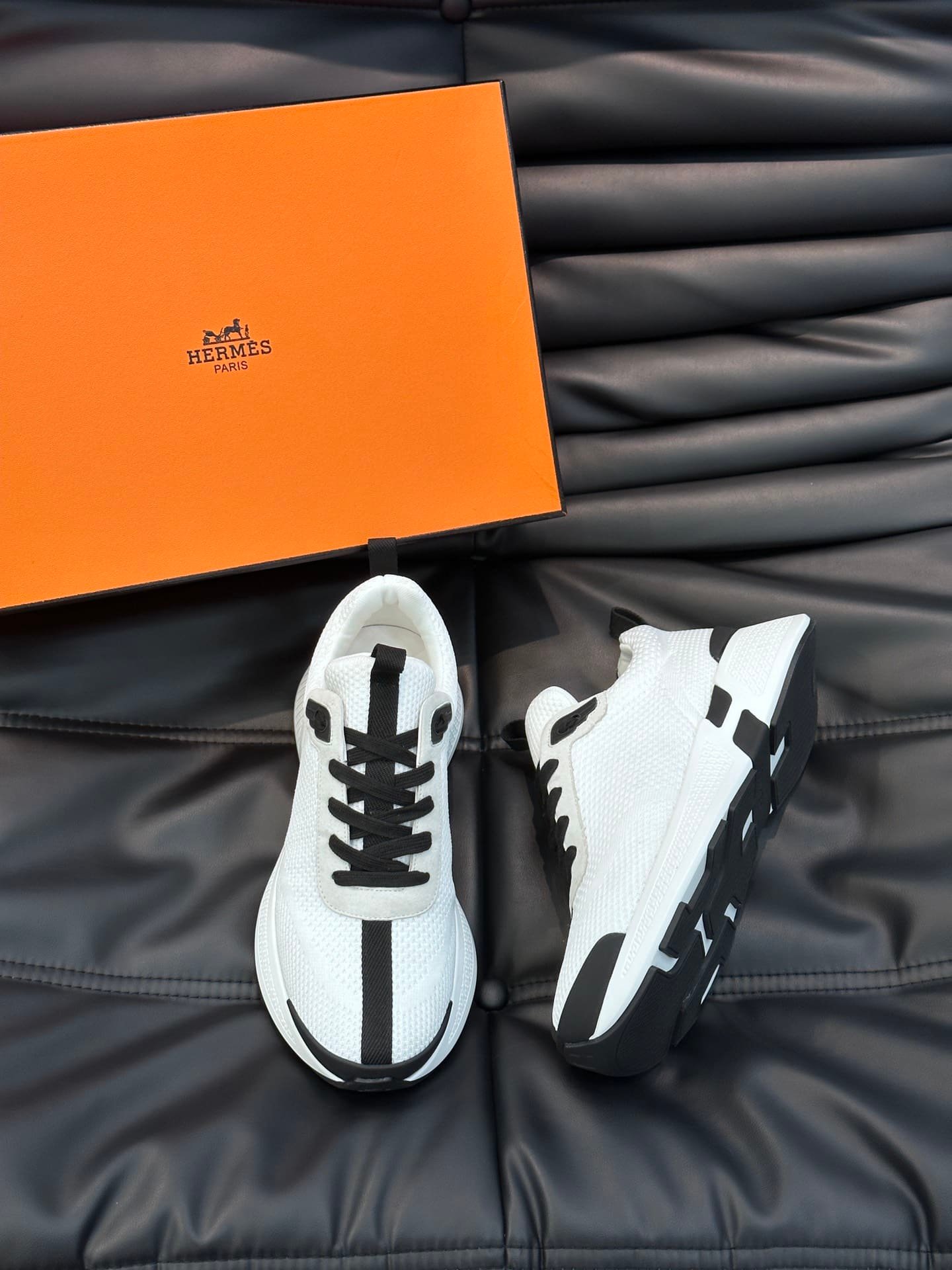 H**me5 Heros Sneaker Black White H232985Zh90400