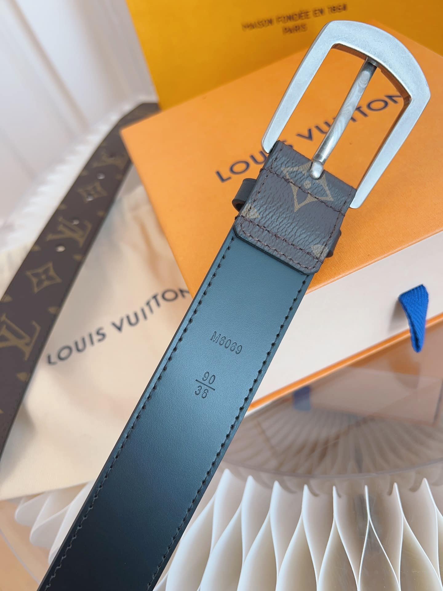 L0vis Vvtt0n Belt Monogram Leather Brown Silver Hardware 35Mm