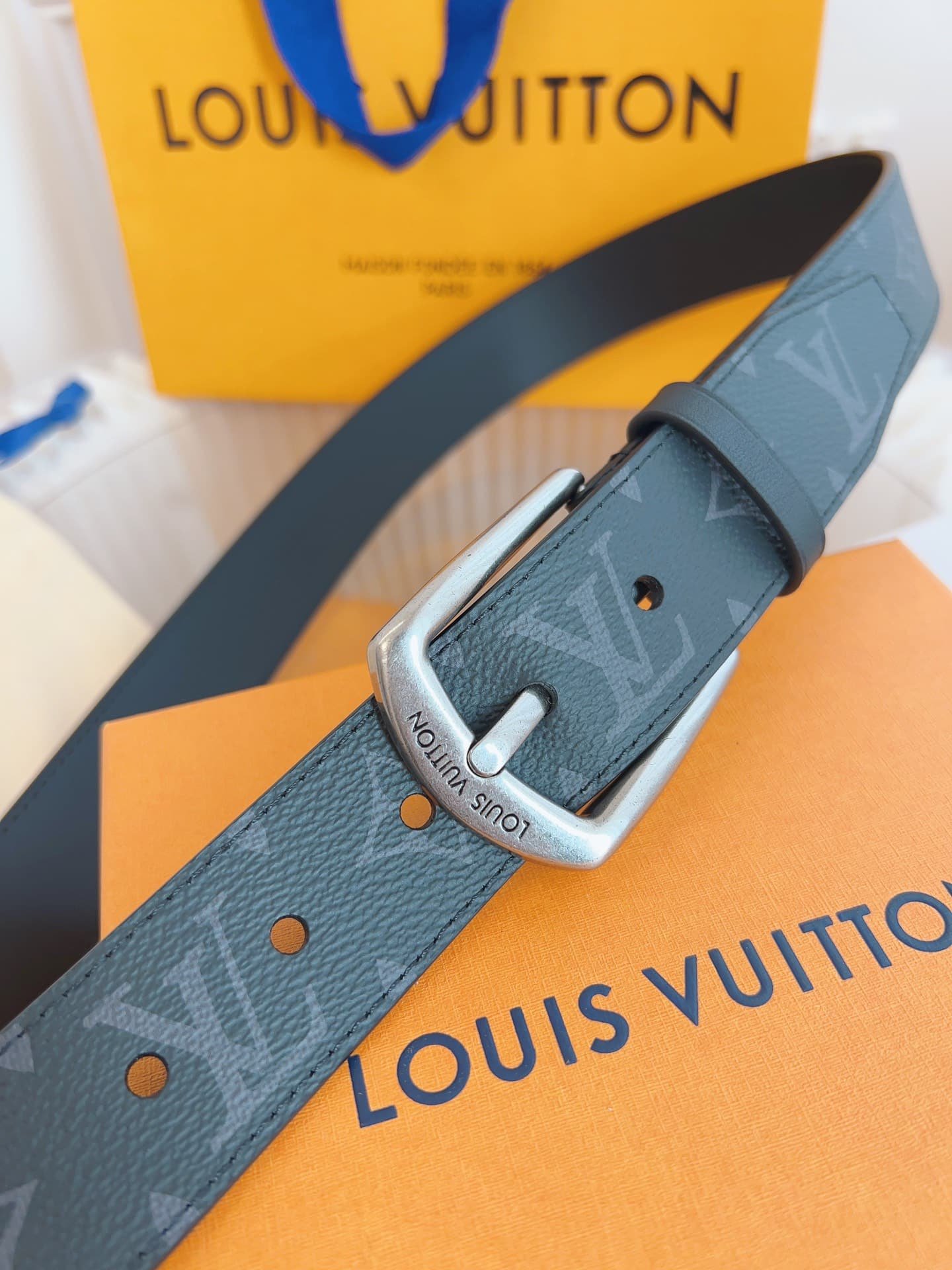 L0vis Vvtt0n Belt Monogram Leather Black Silver Hardware 35Mm