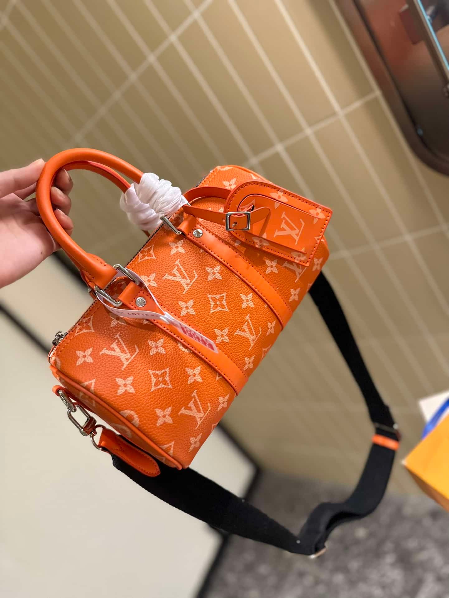 L0vis Vvtt0n Keepall Bandoulière 25 Tangerine 25Cm M31044