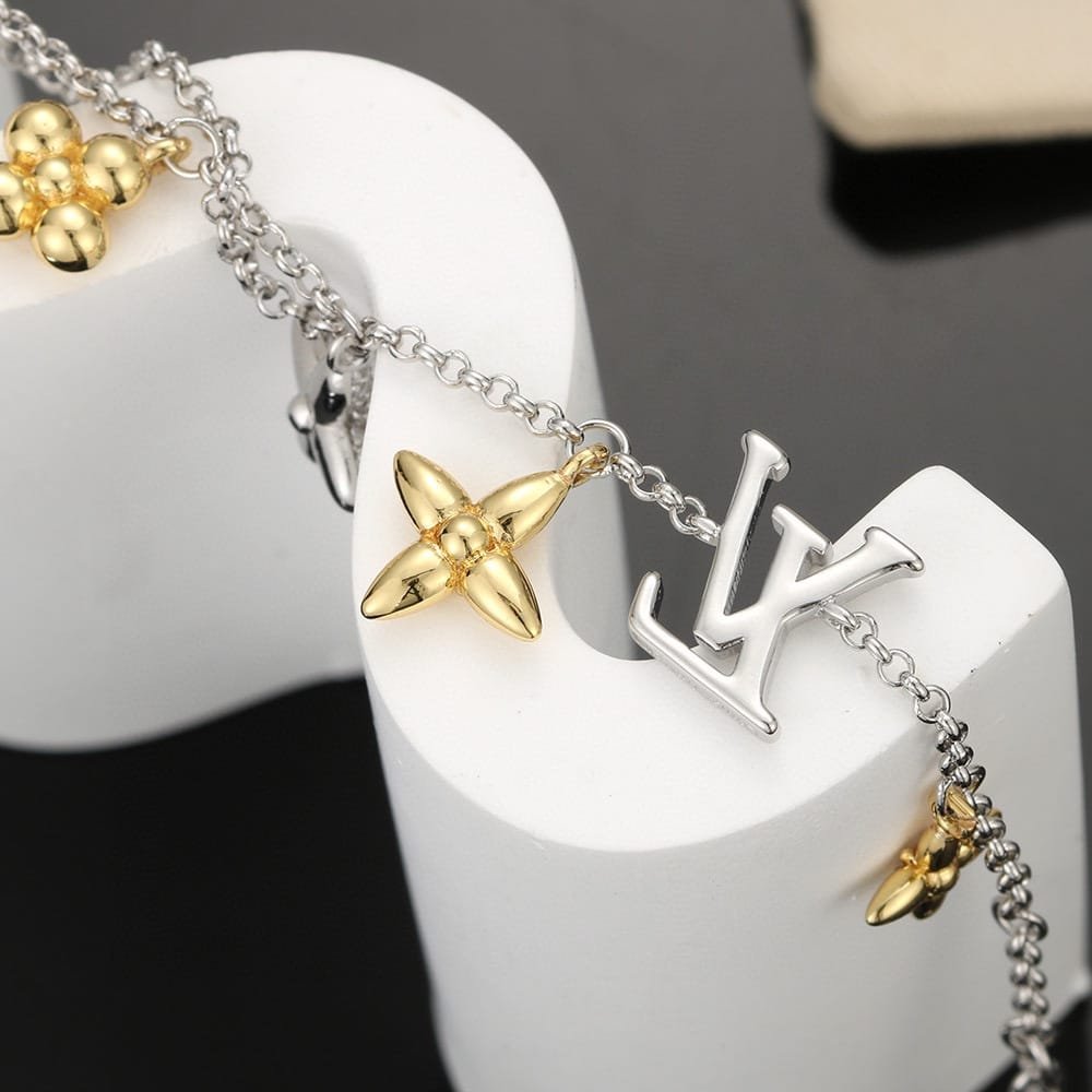 L0vis Vvtt0n Lv Gram Bracelet With Flower Charms White Gold