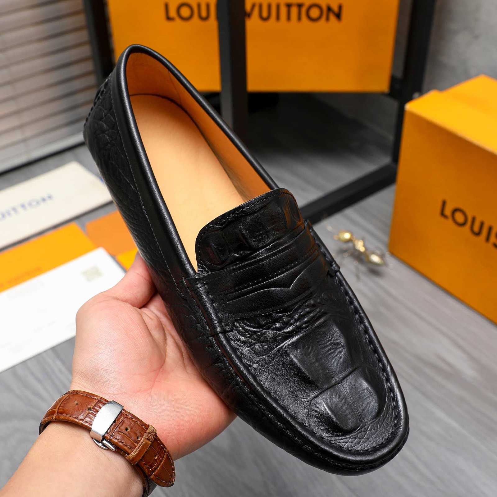 L0vis Vvtt0n Loafer Alligator Matte Leather In Black