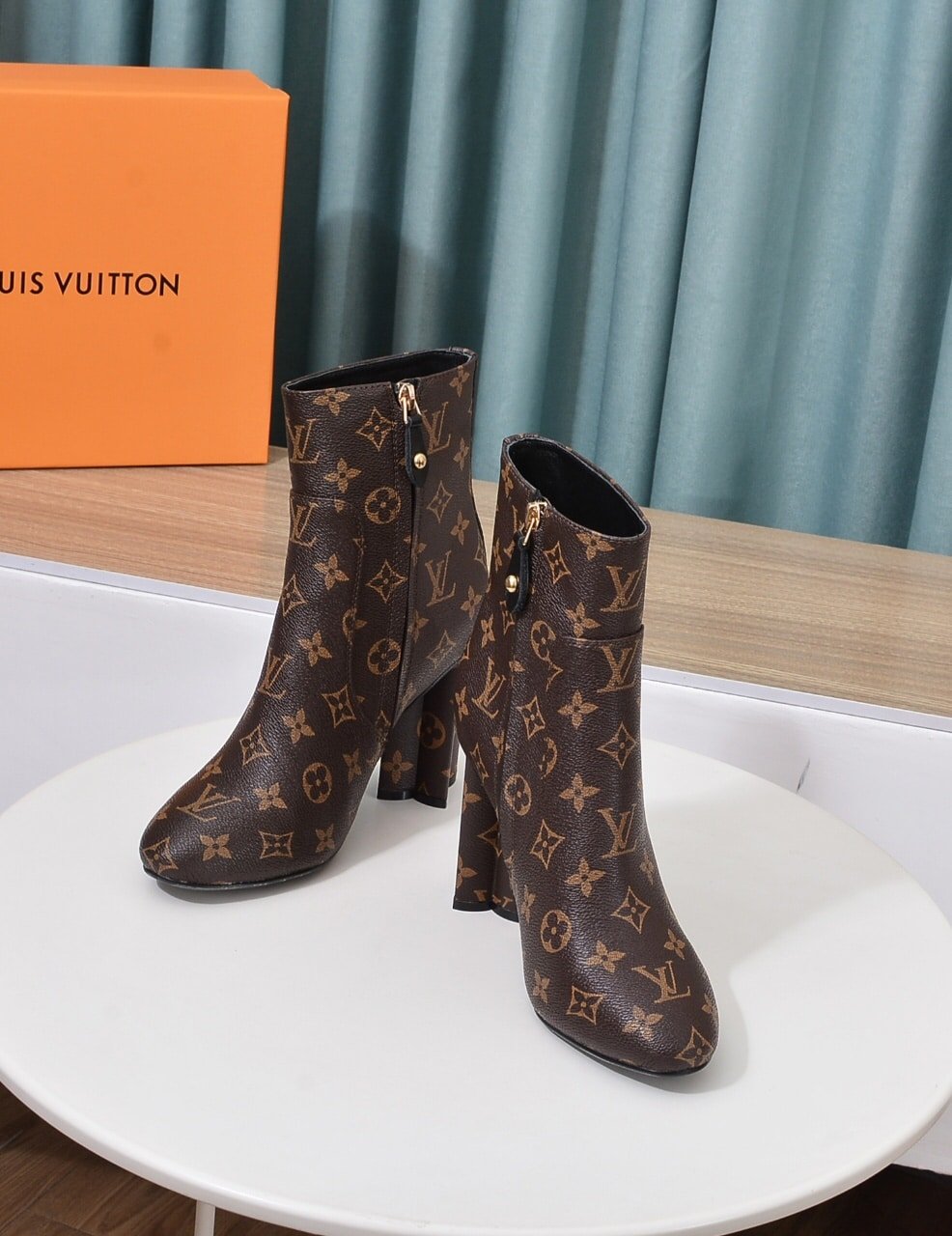L0vis Vvtt0n Silhouette Ankle Boot Monogram Brown