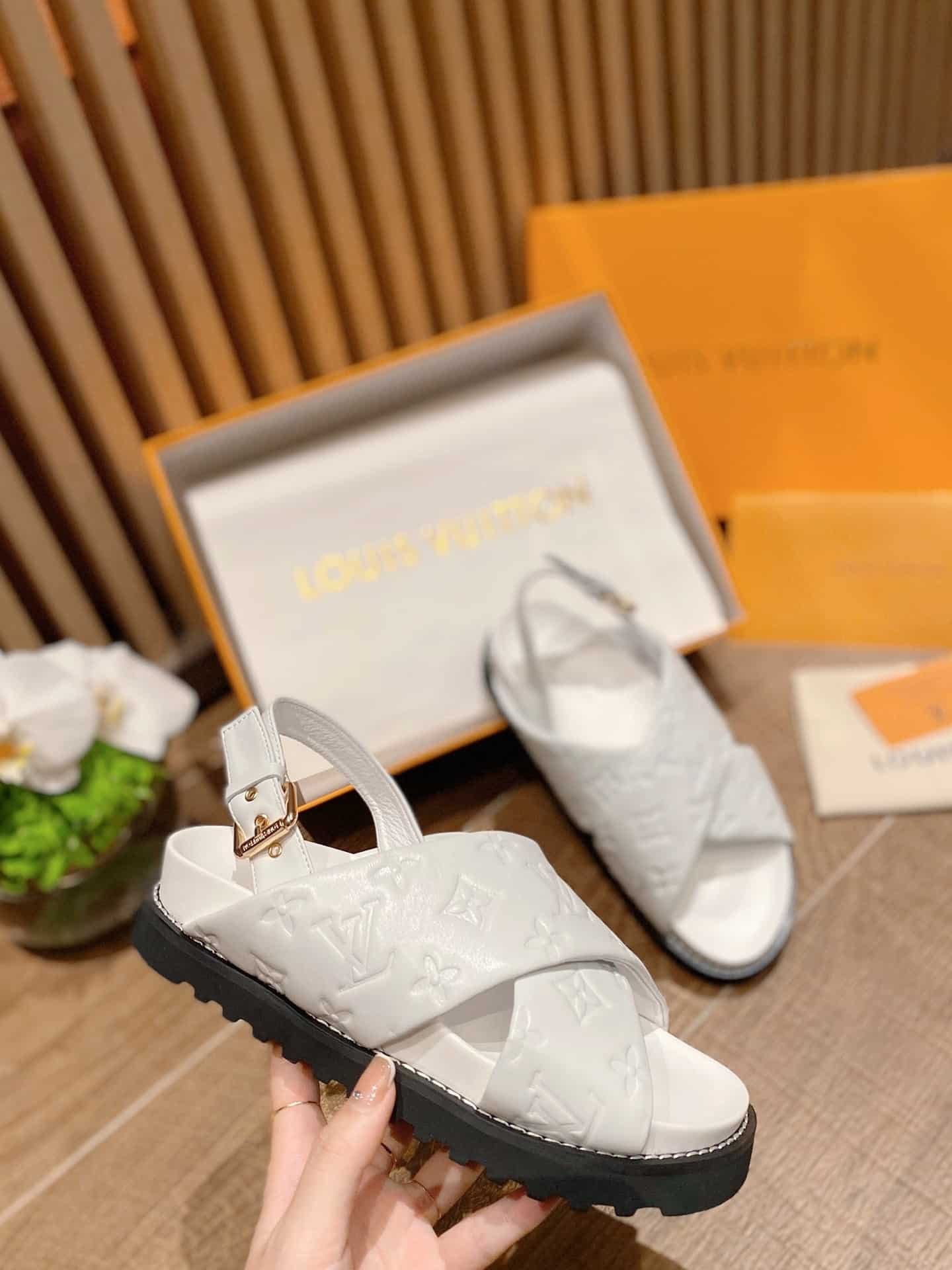 L0vis Vvtt0n Monogram Embossed Paseo Flat Comfort Sandals White