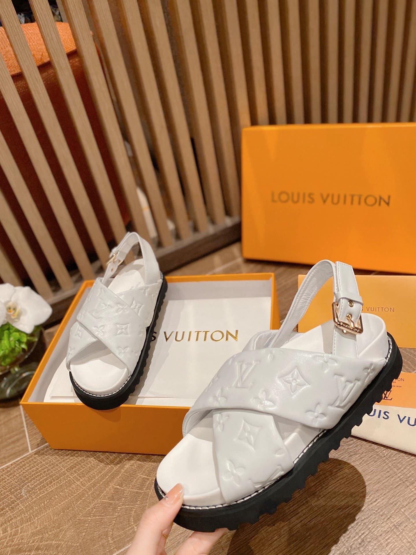 L0vis Vvtt0n Monogram Embossed Paseo Flat Comfort Sandals White