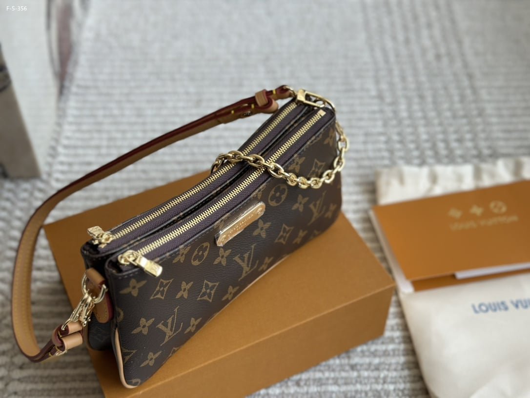 L0vis Vvtt0n Liv Pochette Monogram Canvas 24Cm M83008