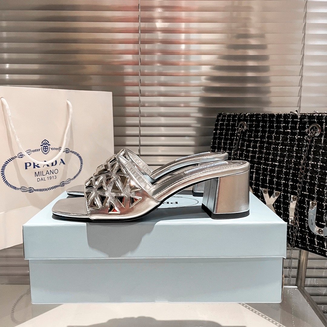 Pra*a Ciabatte Spazzolato Borchie Sandals Silver