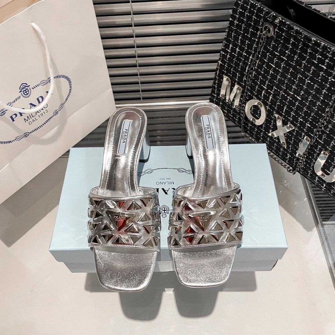 Pra*a Ciabatte Spazzolato Borchie Sandals Silver