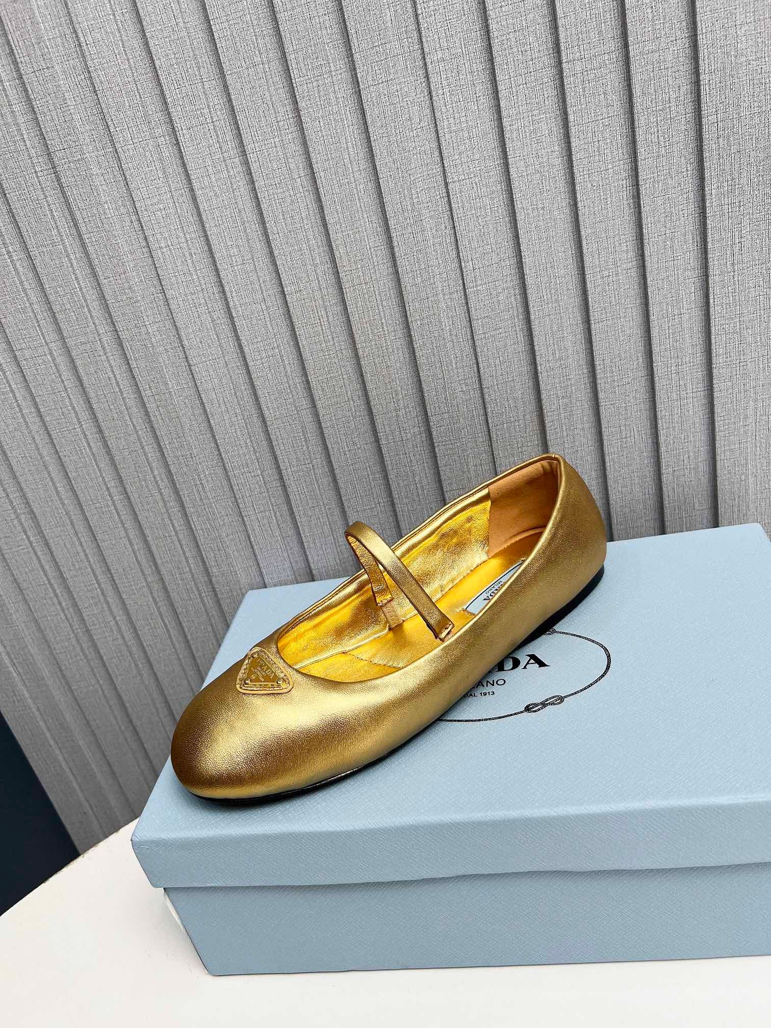Pra*a Soft Padded Nappa Leather Ballerinas Gold