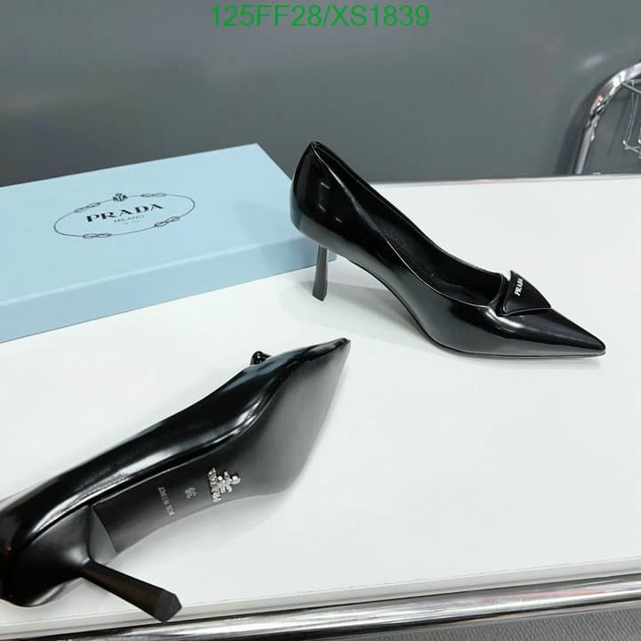 Pra*a Cleavage Nero Leather Pumps Black