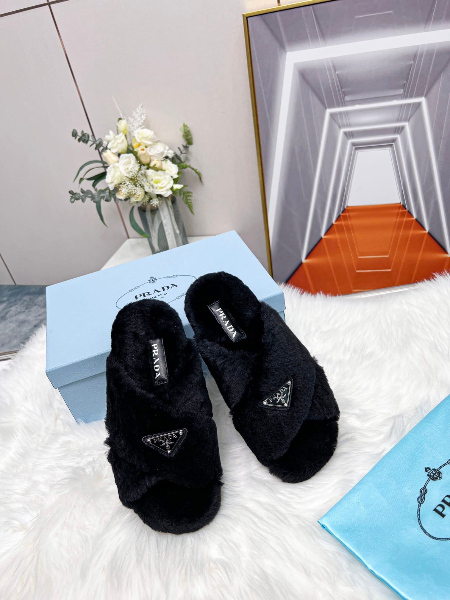 Pra*a Petal Black Terrycloth Sippers