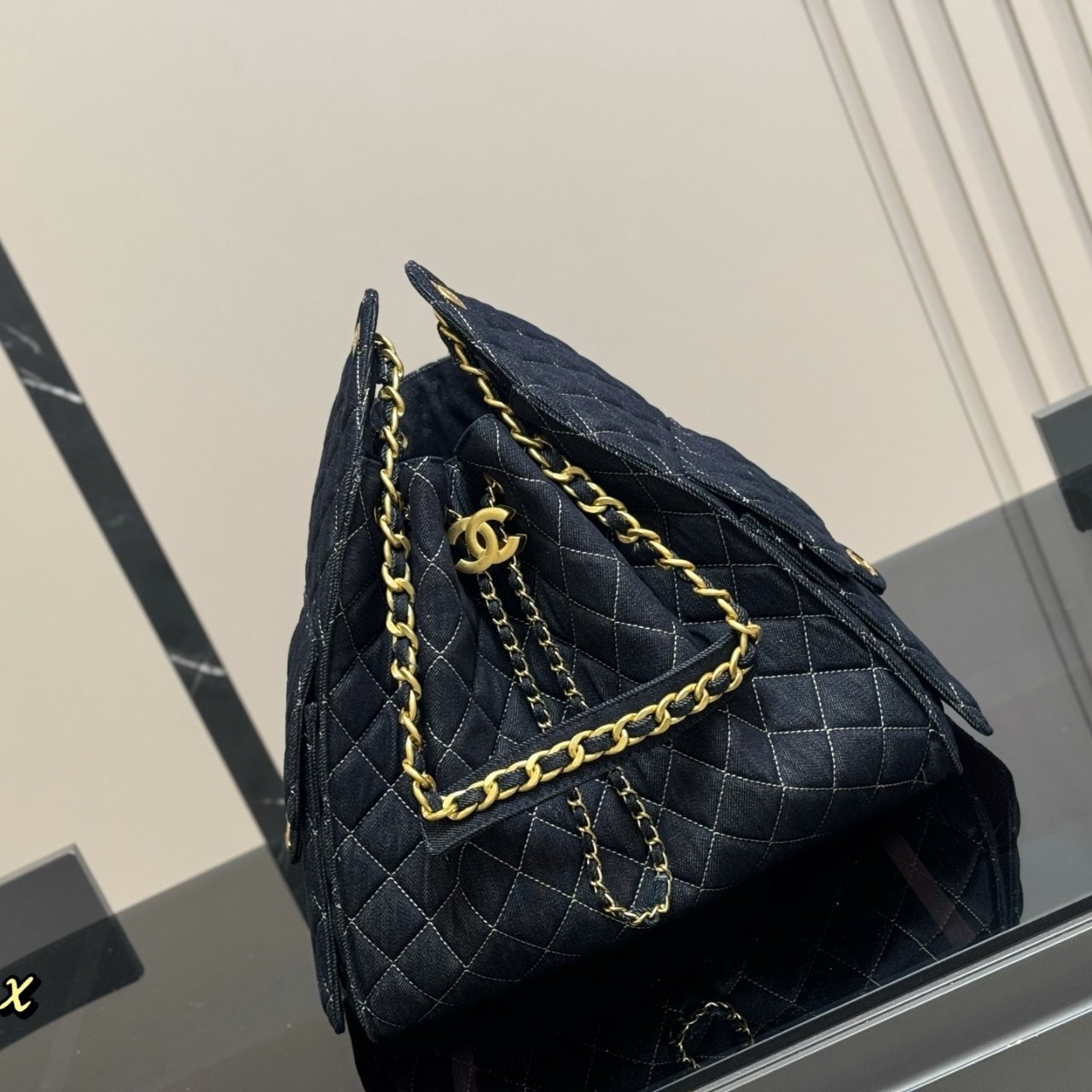 Ch**el 25 Medium Handbag Washed Denim Dark Blue 34Cm