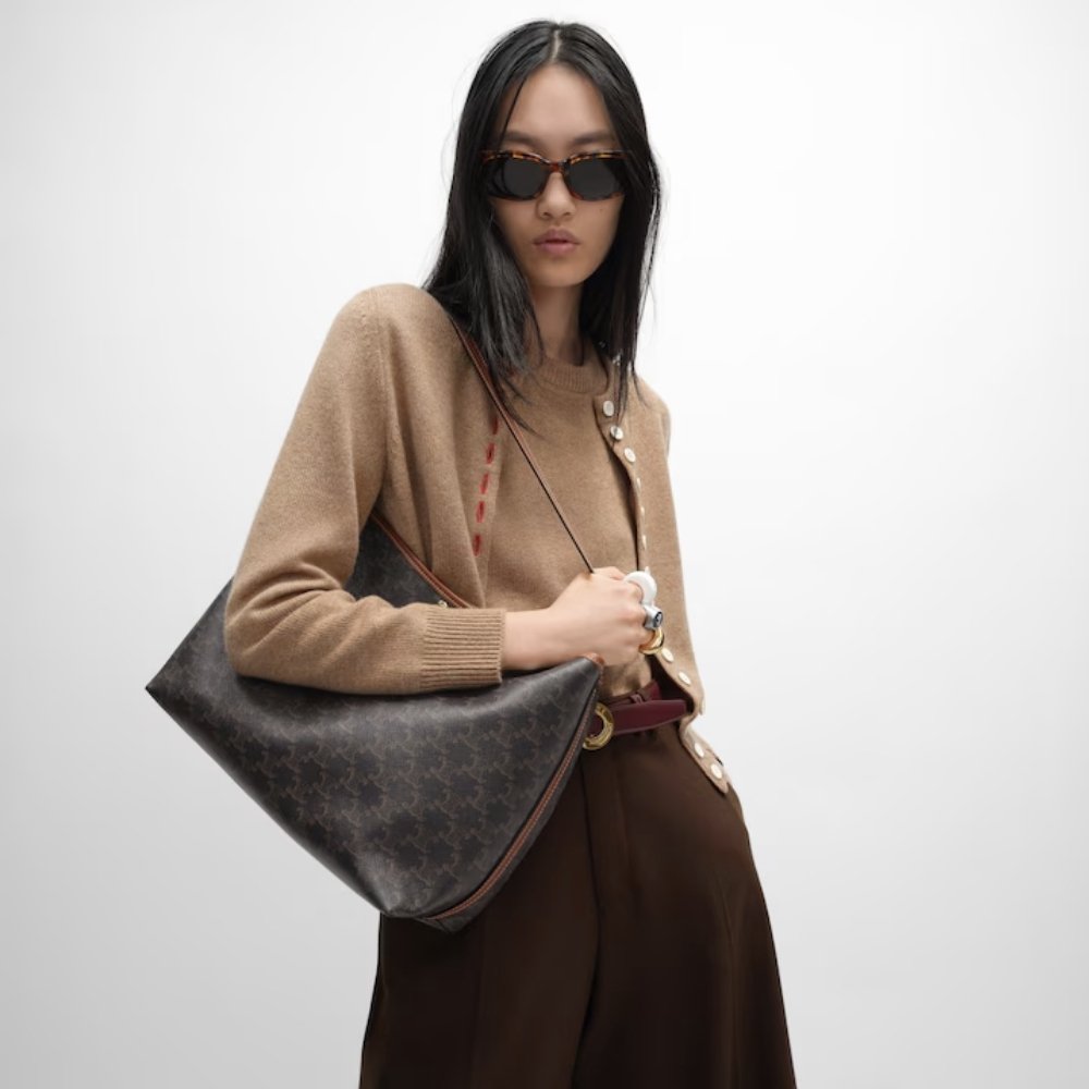 Ce1i*e Soft Shopper Bag In Triomphe Canvas 33Cm 123912GXC 04LU