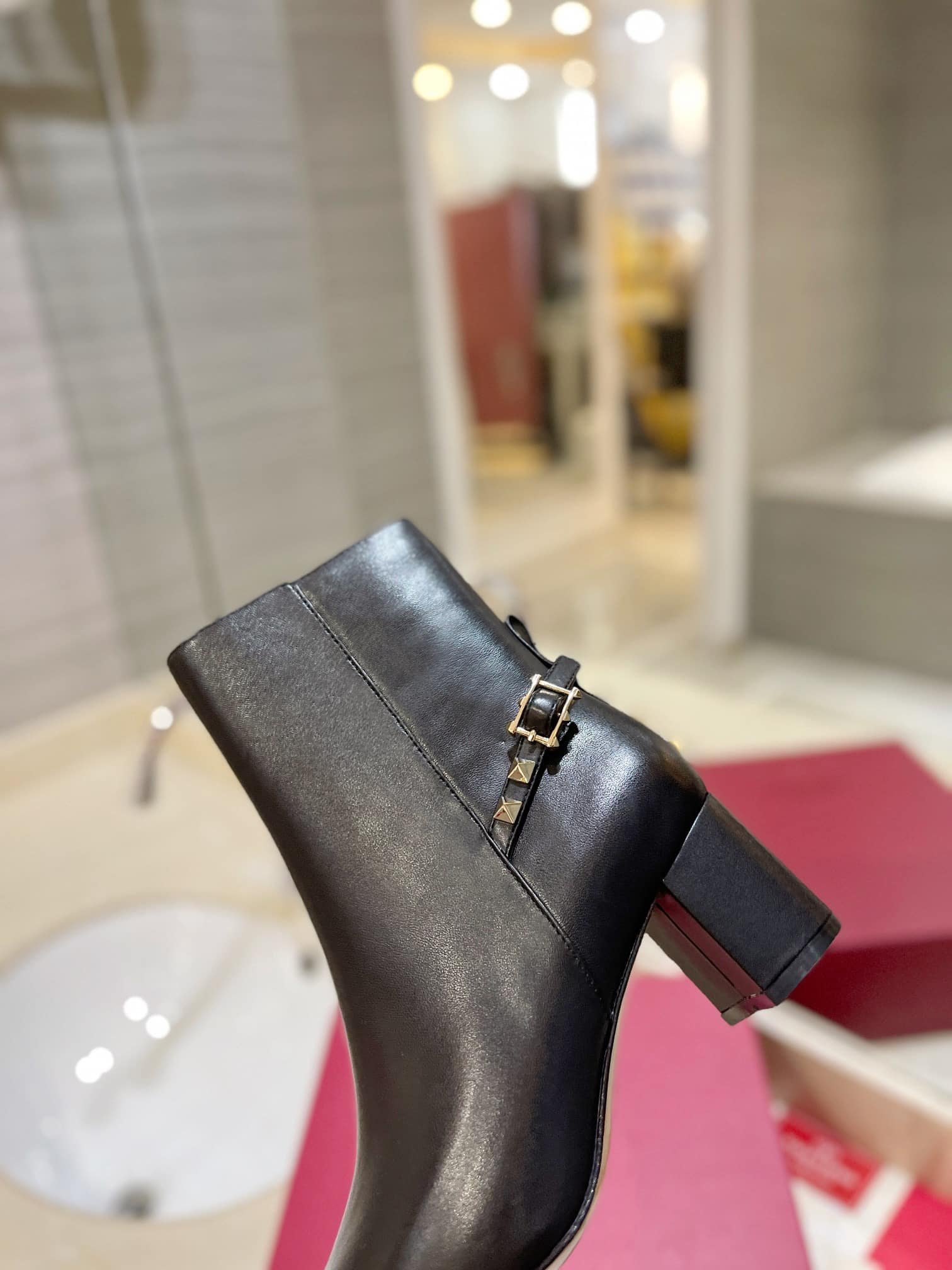 Va1e*ntin0 Garavani Rockstud Nappa Ankle Boot Black 1W2S0Fh5Nap 0No