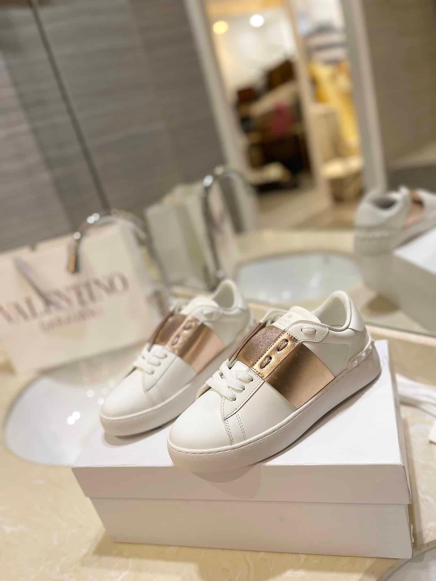 Va1e*ntin0 Garavani Rockstud Open Metallic Leather Sneaker Gold Uy2S0830Flrl71