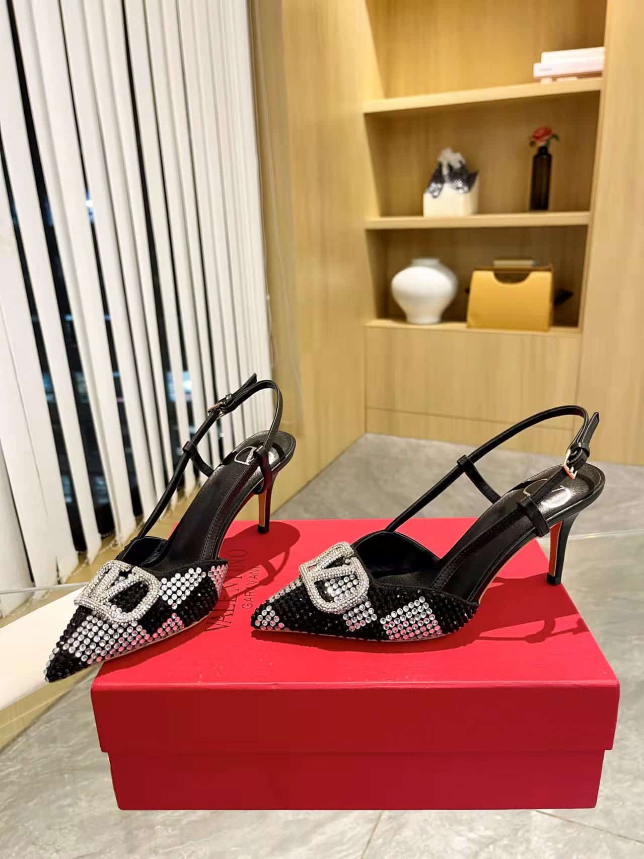 Va1e*ntin0 Vlogo Signature Back Strap Crystal High Heels Black Ws0R01Ewkzrn