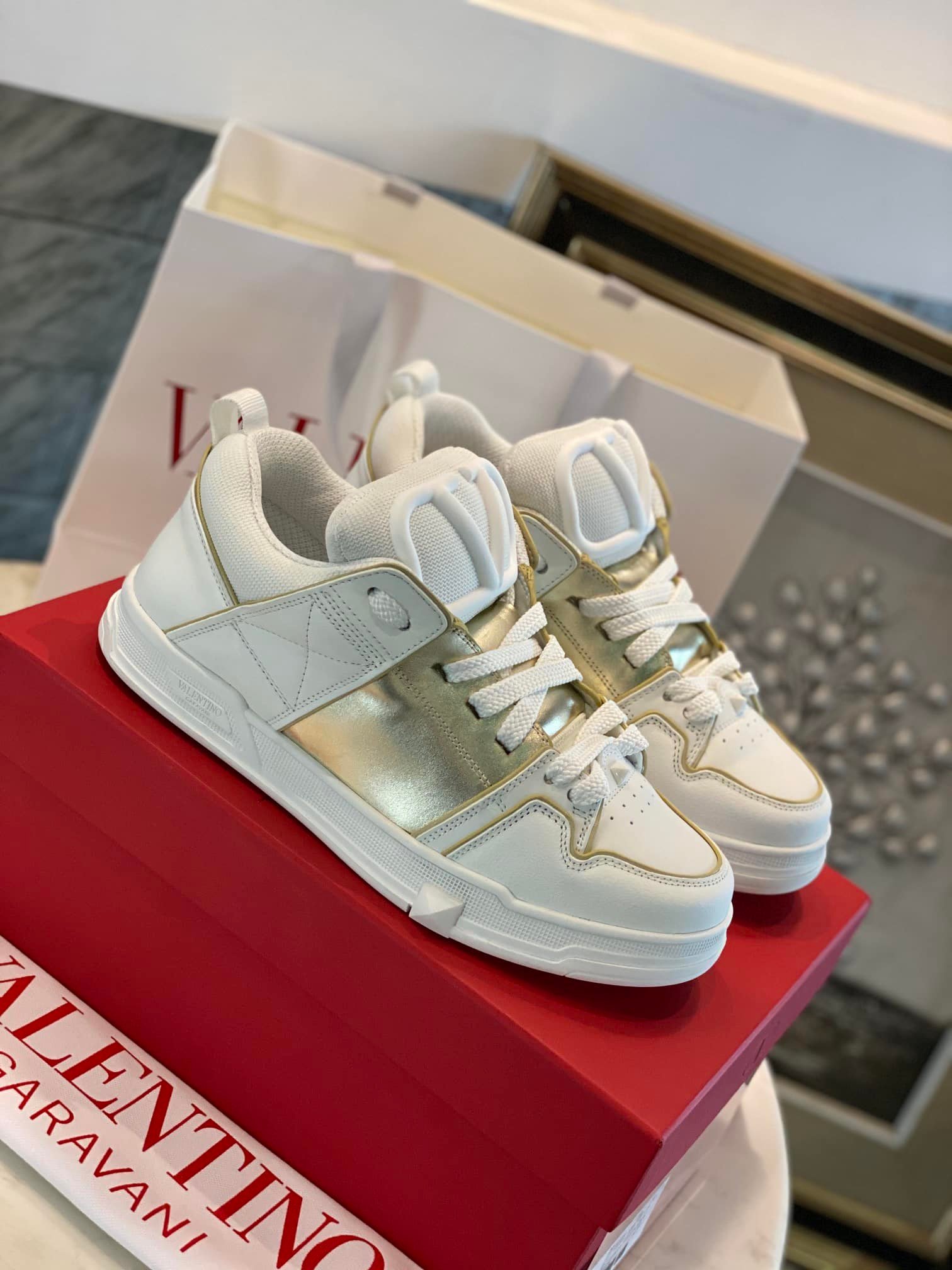 Va1e*ntin0 Garavani Open Skate Sneaker White And Gold