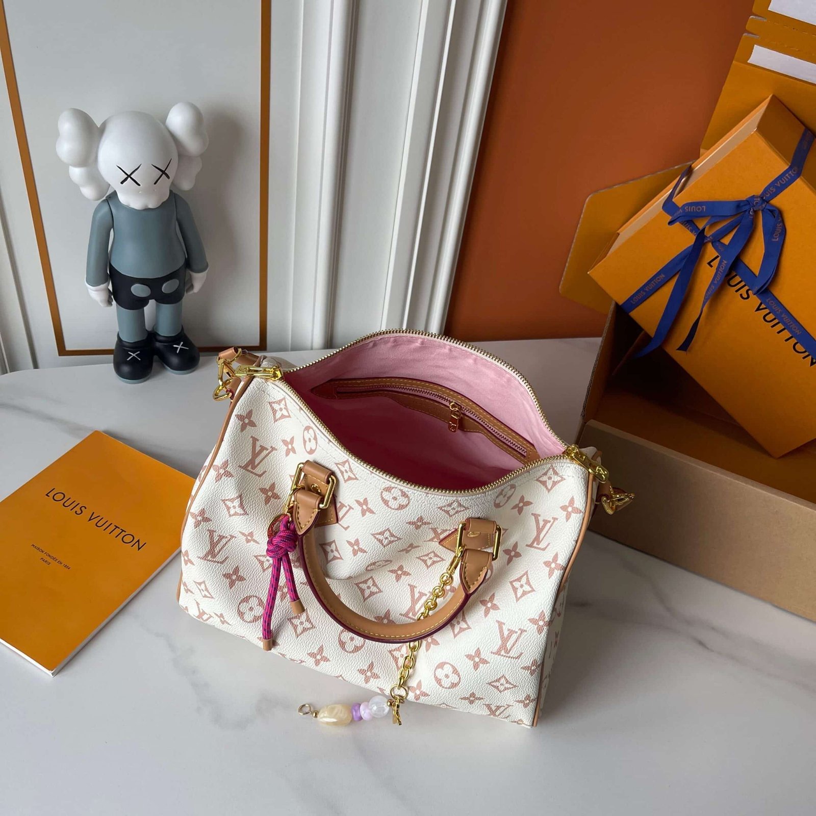 L0vis Vvtt0n Speedy Soft 30 Lucky Bag Dune 30Cm M15108