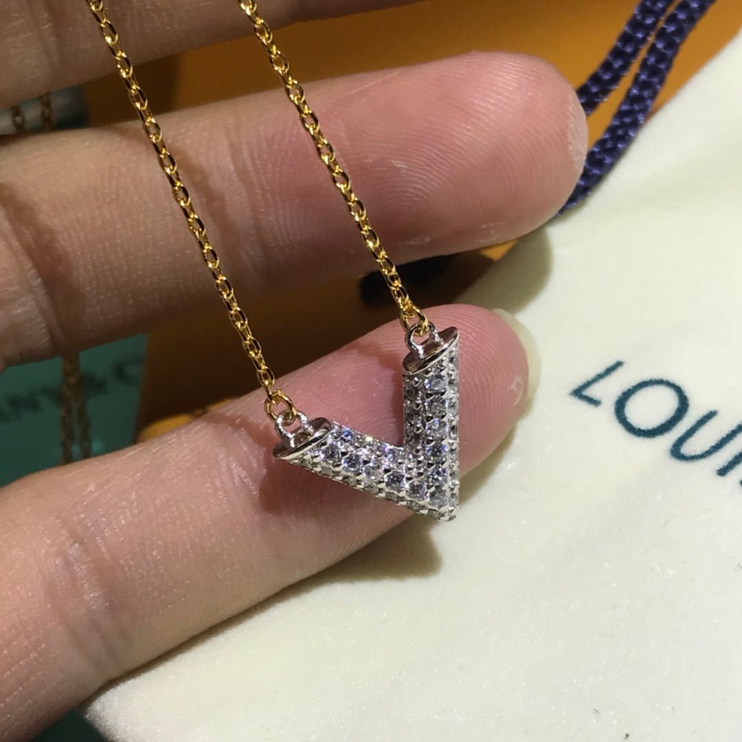 L0vis Vvtt0n Crystal Essential V Necklace M68033