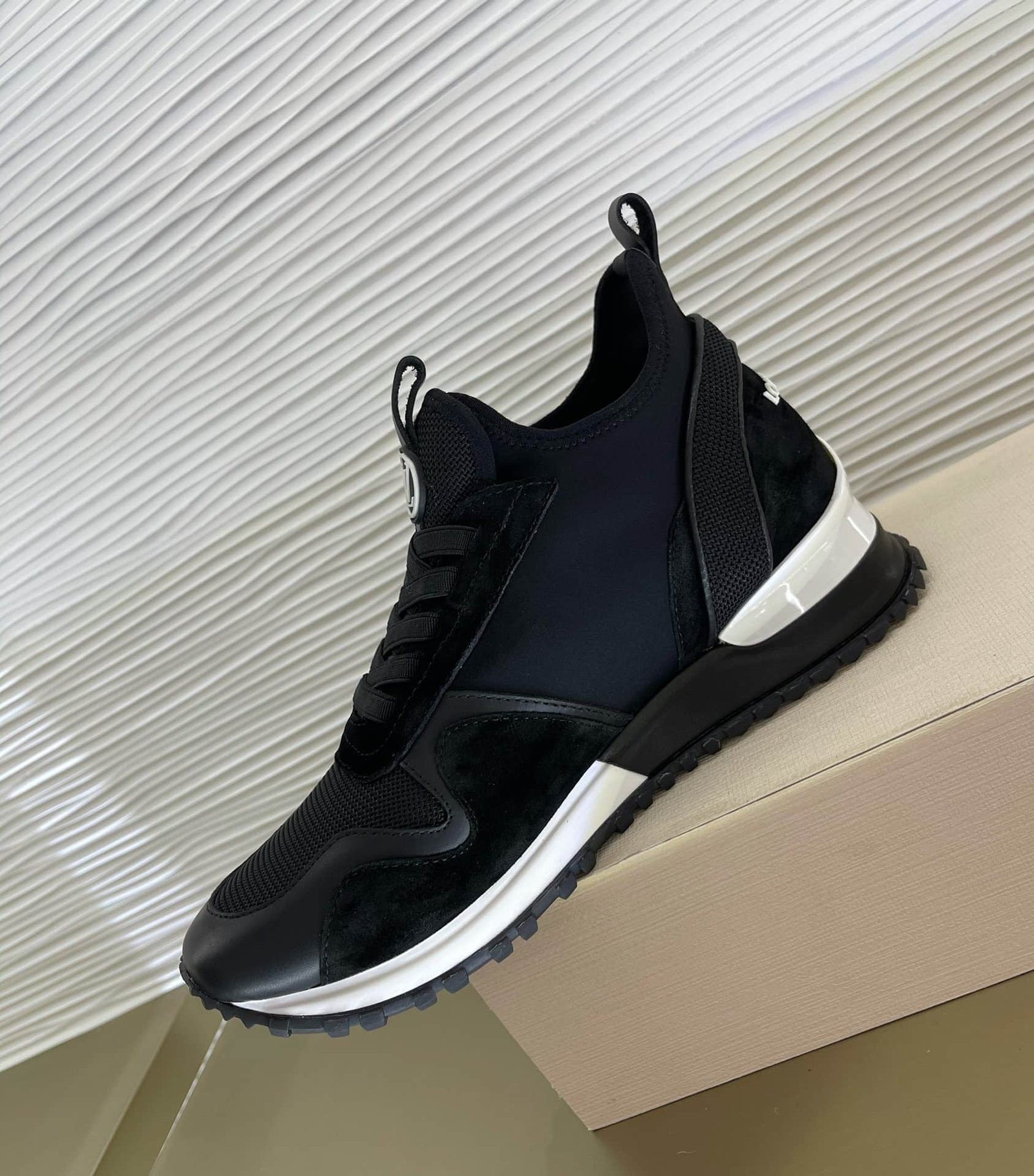 L0vis Vvtt0n Run Away Sneaker Black 1A9Er7