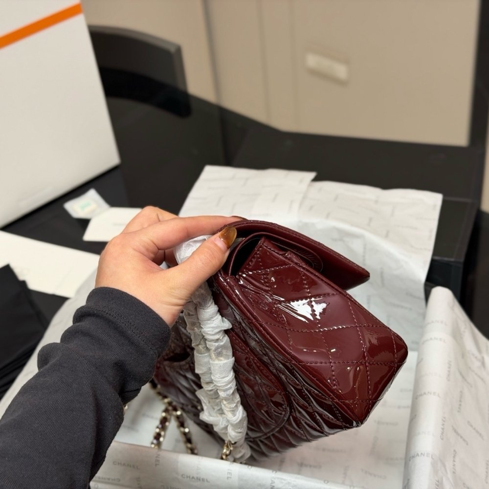 Ch**el Medium Classic Double Flap Bag Burgundy 25Cm