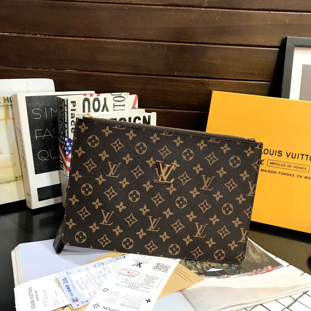 L0vis Vvtt0n To Go Pochette Monogram Brown 33Cm