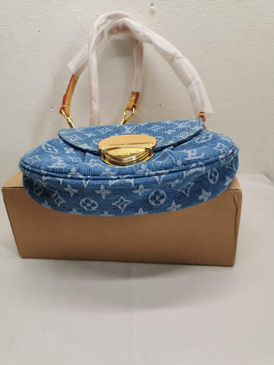 L0vis Vvtt0n Sunset Monogram Denim Blue 26Cm M46829